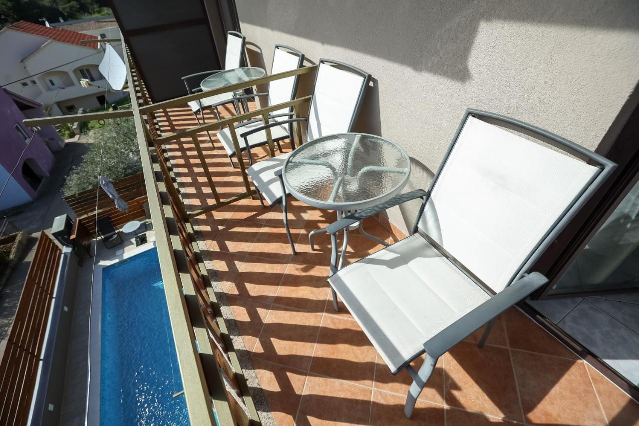 Pool Apartments Julia ザダル エクステリア 写真