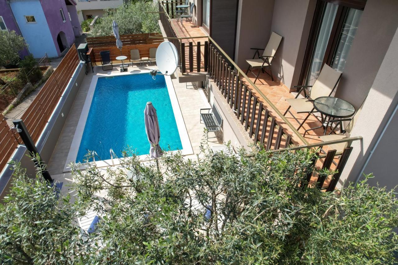 Pool Apartments Julia ザダル エクステリア 写真