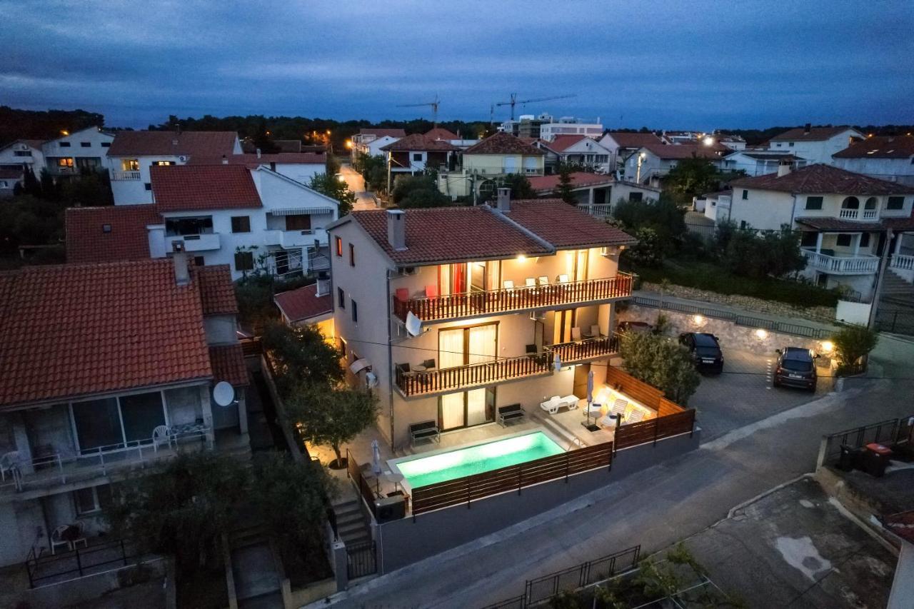 Pool Apartments Julia ザダル エクステリア 写真