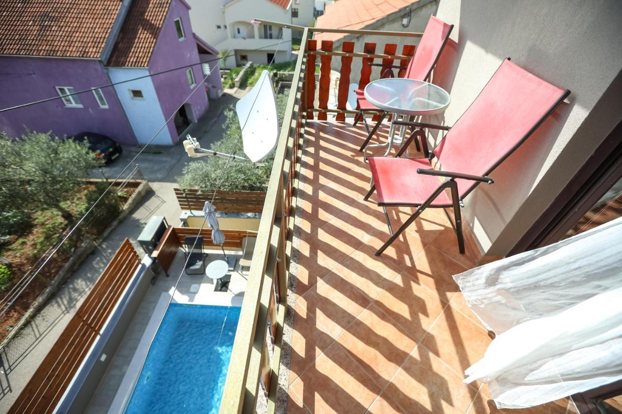 Pool Apartments Julia ザダル エクステリア 写真