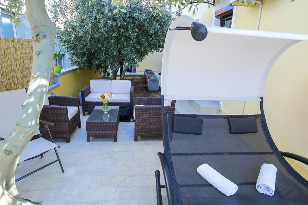 Pool Apartments Julia ザダル エクステリア 写真