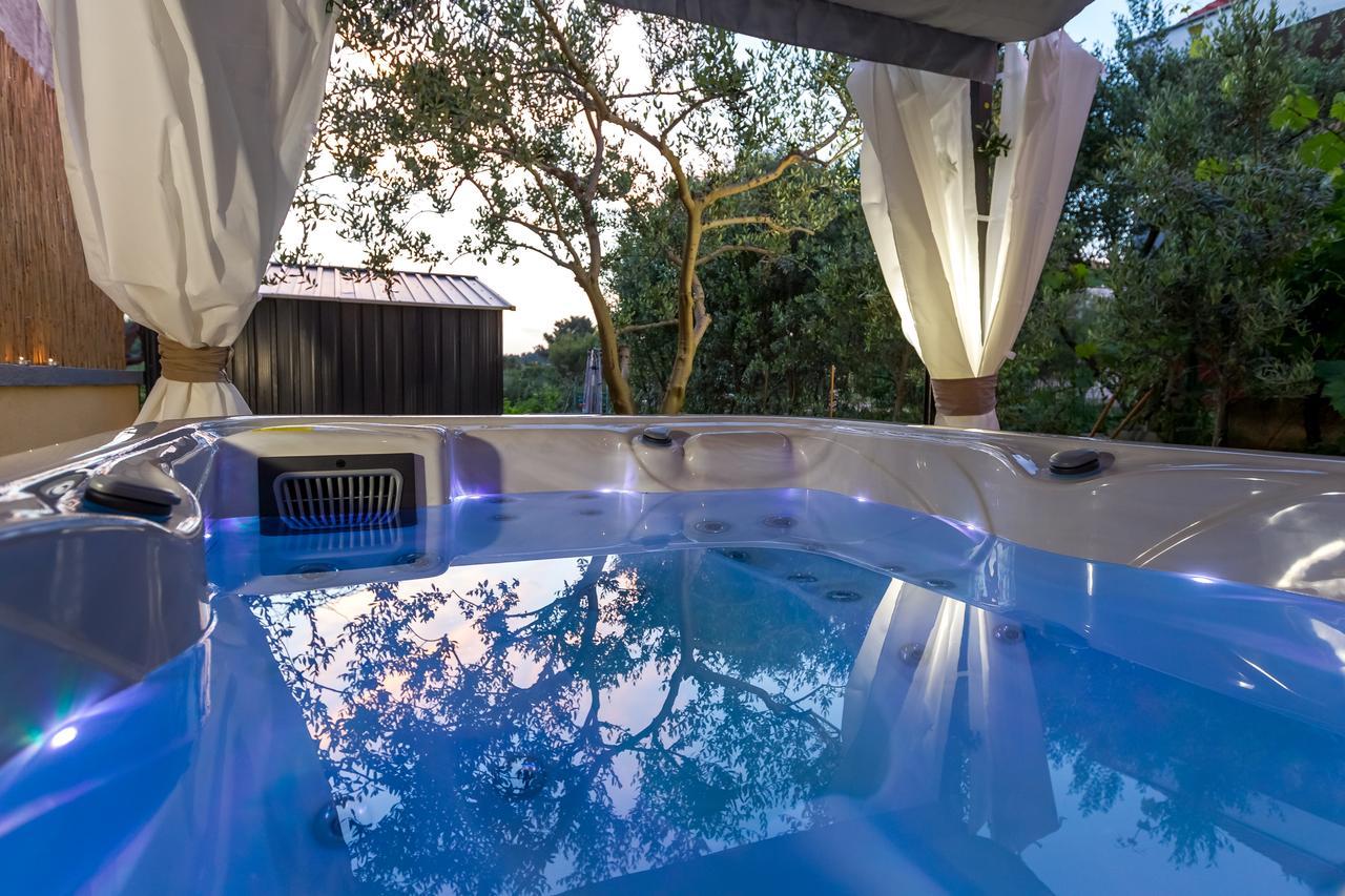 Pool Apartments Julia ザダル エクステリア 写真